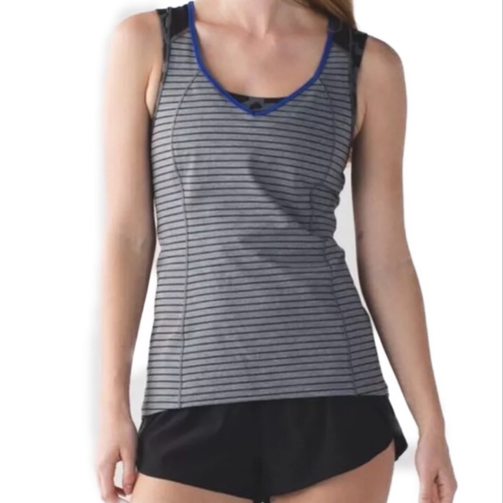 Lululemon tank with built in bra 12